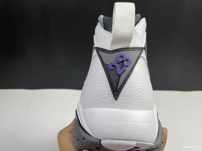 One Kick (2021) Flint CU9307-100 Retro 7 Jordan 0728
